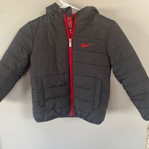 Nike‎ boys black hooded Puffer Jacket with Red lining Swoosh size 6